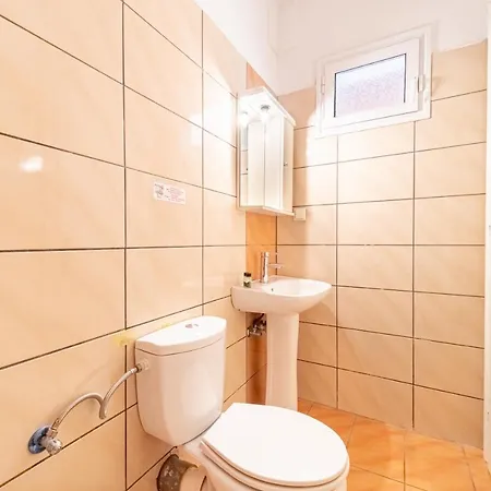 Arianna 16 * Paleokastritsa