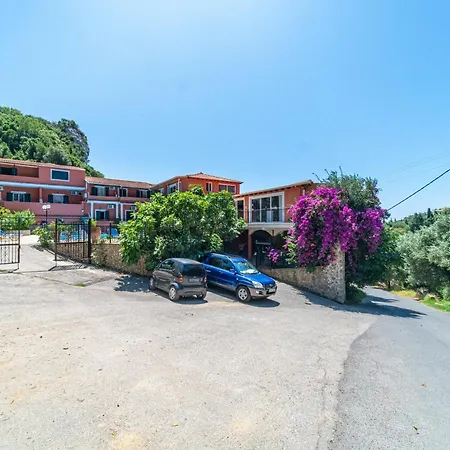 Arianna 16 * Paleokastritsa